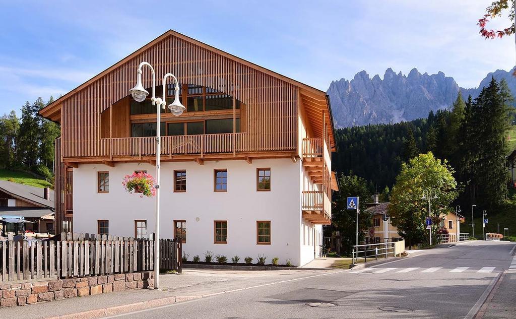 Residence Simml & Schlosser Innichen Exteriör bild